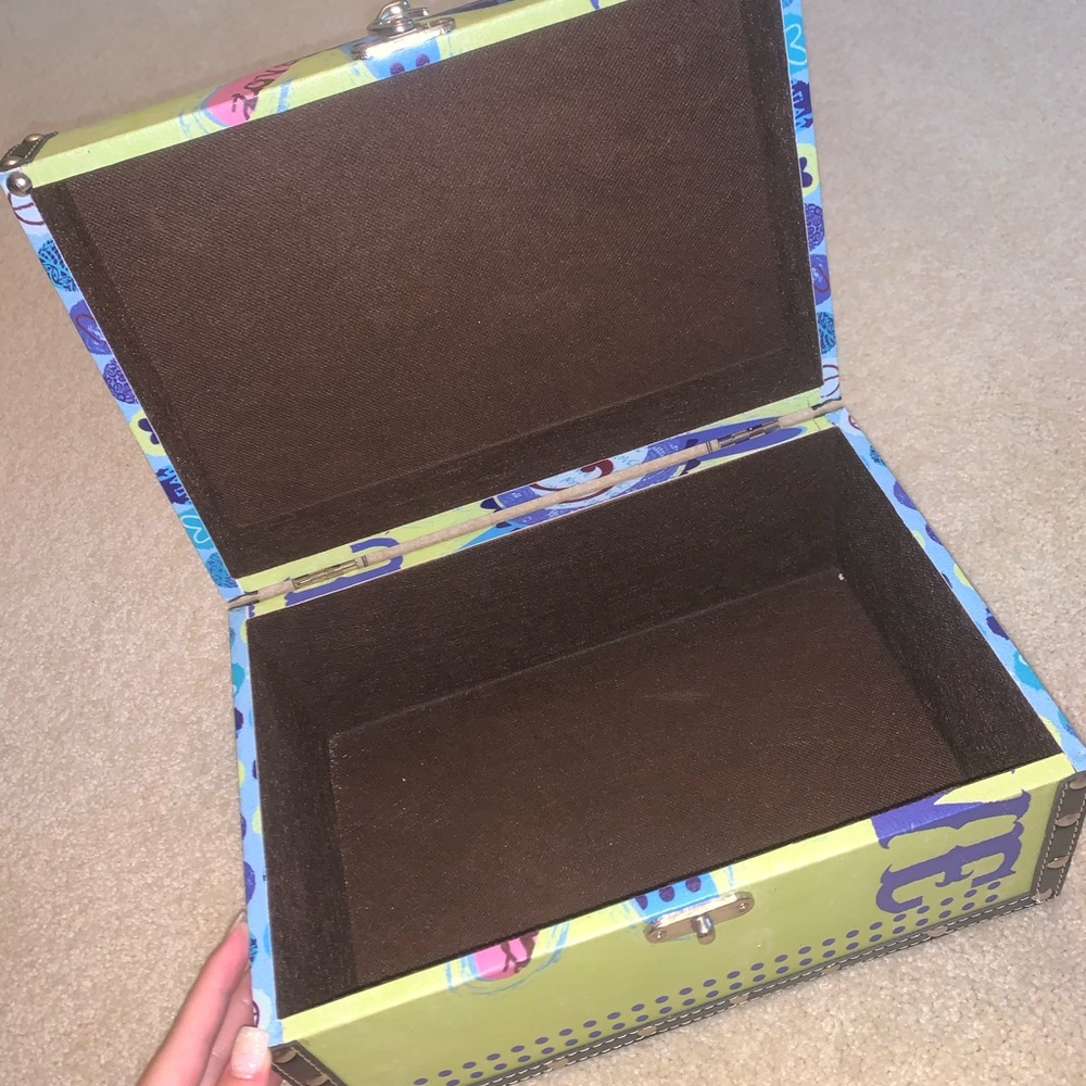 Storage box
